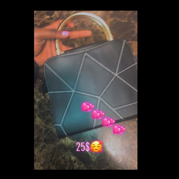 Purse - Picture 1 of 1